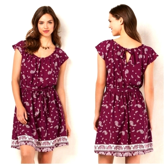 LC Lauren Conrad Dresses & Skirts - 𝅺Lauren Conrad LC medium burgundy cream paisley print midi dress